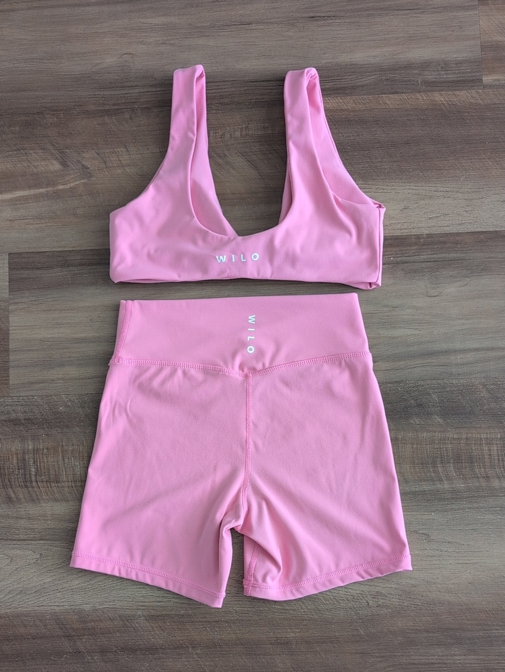 Wilo The Label 2 Piece Set Bright Pink Size Small **PRICE IS FIRM** - Picture 2 of 8